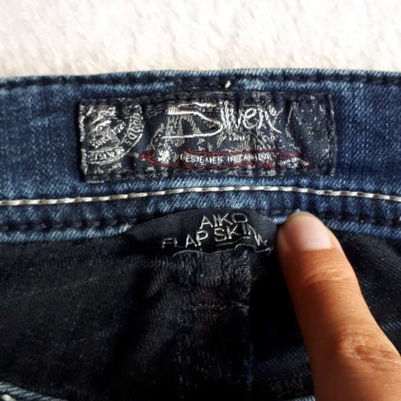 Dark Wash Silver Skinny Jeans - Picture 6 of 7